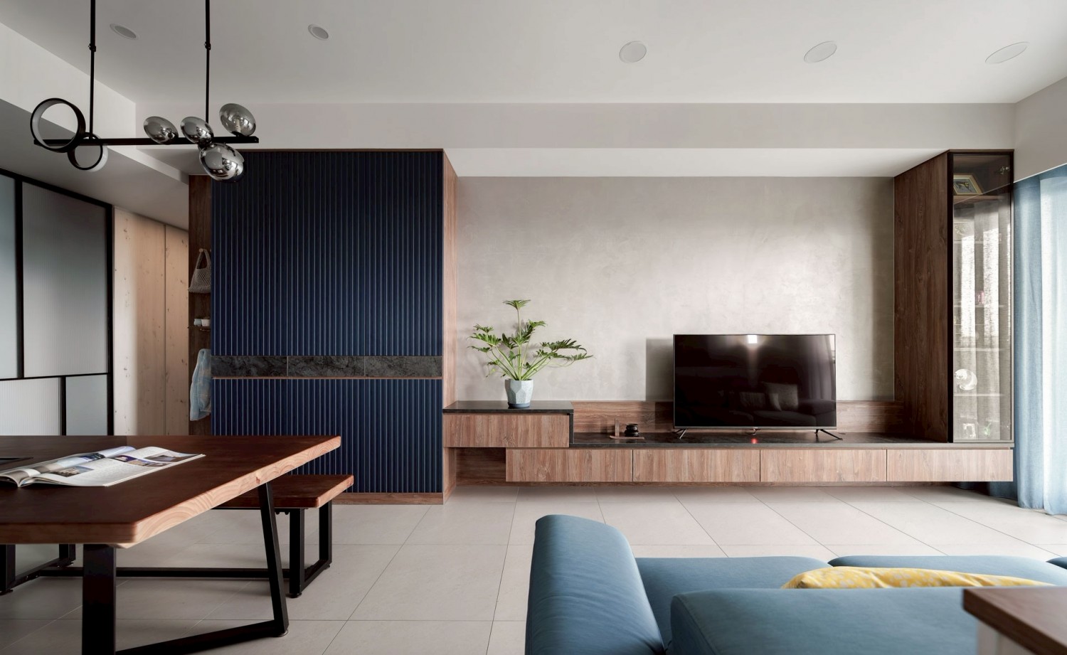 靜謐藍韻｜現代木質舒適宅