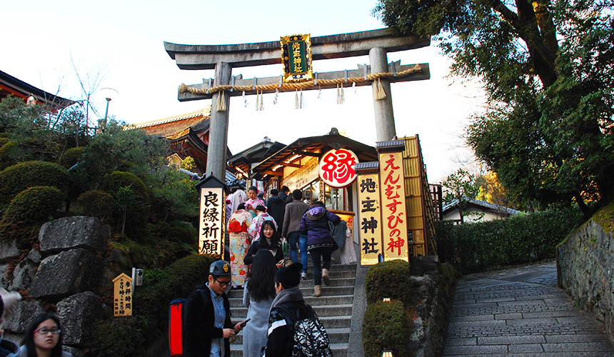 音羽瀧.地主神社